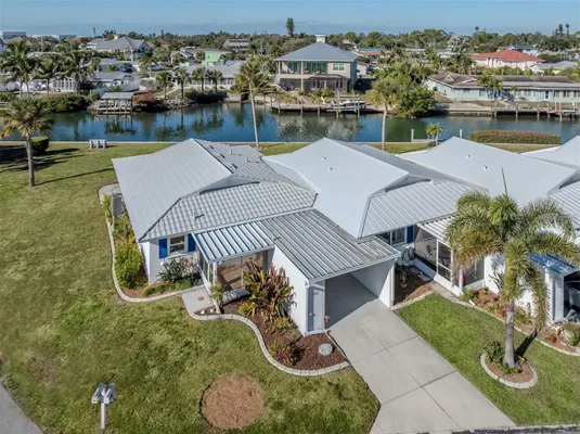Property Slideshow image 2 of 86 | 611 fair winds dr # 611, Nokomis, FL, 34275