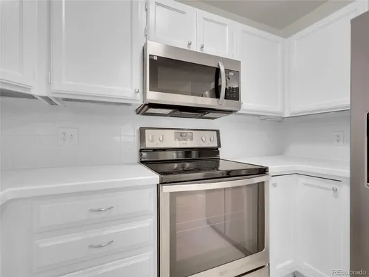 Property Slideshow image 3 of 43 | 3144 s wheeling way 206, Aurora, CO, 80014