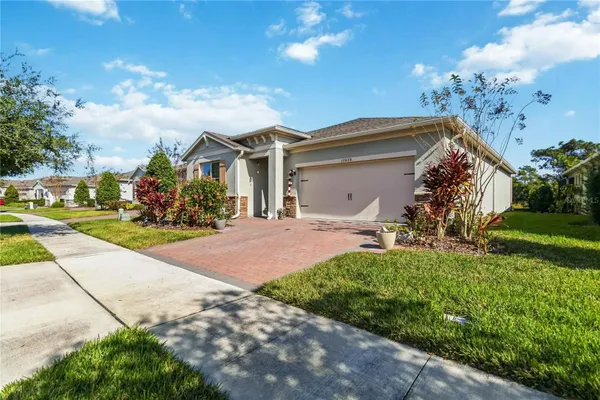 Property Slideshow image 2 of 39 | 17478 blazing star cir, Clermont, FL, 34714