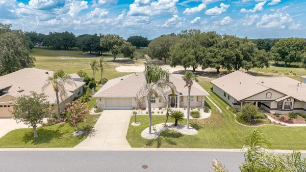 Property Slideshow image 3 of 38 | 21127 royal st georges ln, Leesburg, FL, 34748