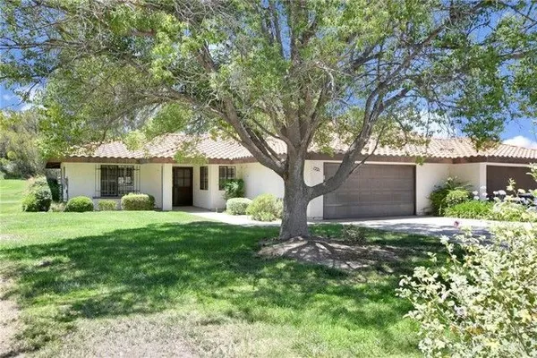 Property Slideshow image 3 of 32 | 1221 seven hills dr, Hemet, CA, 92545