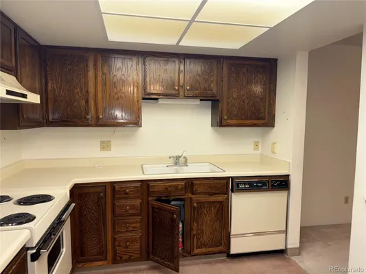 Property Slideshow image 3 of 10 | 13800 e marina dr 112, Aurora, CO, 80014