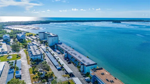 Property Slideshow image 2 of 36 | 7 dunoon pl apt 306, Dunedin, FL, 34698