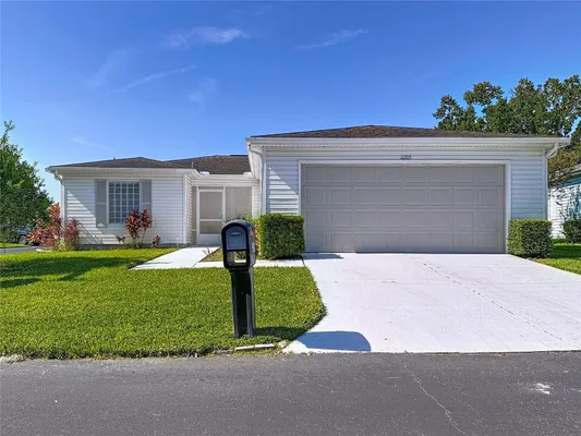 Property Slideshow image 2 of 40 | 11205 corey pavin ln, San Antonio, FL, 33576