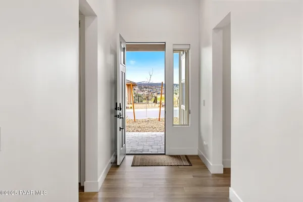 Property Slideshow image 3 of 43 | 1148 s lakeview dr, Prescott, AZ, 86301