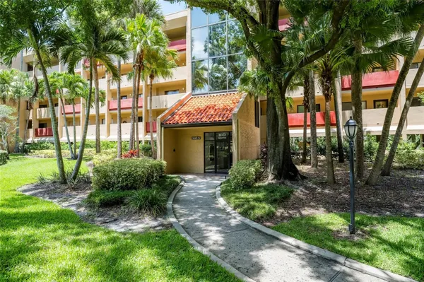 Property Slideshow image 2 of 44 | 3062 eastland blvd 406, Clearwater, FL, 33761