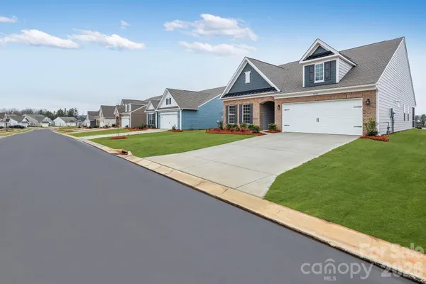 Property Slideshow image 3 of 33 | 5465 redbud rd 55 dover, Lancaster, SC, 29720