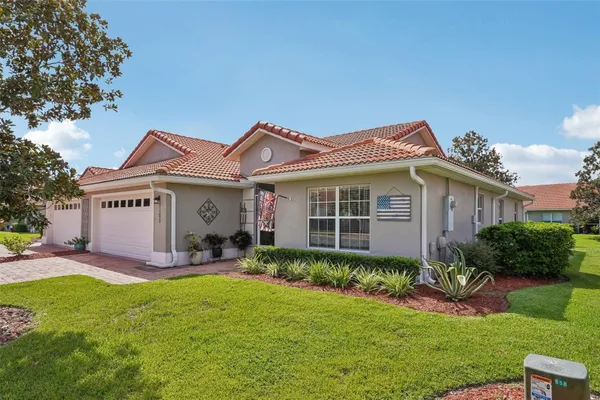 Property Slideshow image 2 of 56 | 5105 harbour dr, Oxford, FL, 34484
