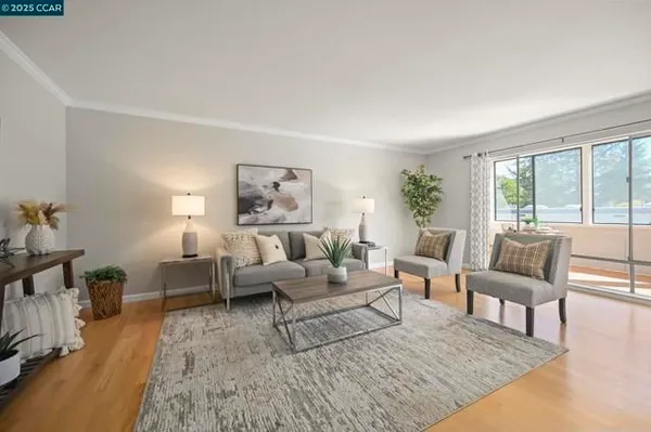 Property Slideshow image 3 of 34 | 2000 golden rain rd 4, Walnut Creek, CA, 94595