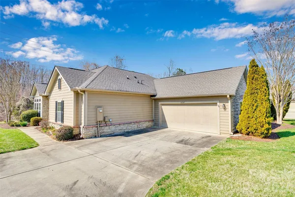 Property Slideshow image 2 of 19 | 4767 polo gate blvd, Charlotte, NC, 28216