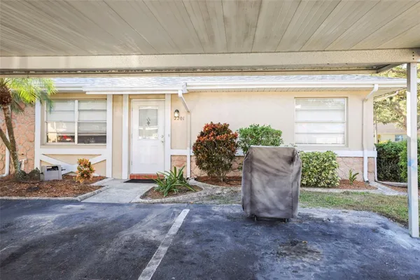 Property Slideshow image 2 of 25 | 2201 holkham pl # 2201, Sun City Center, FL, 33573