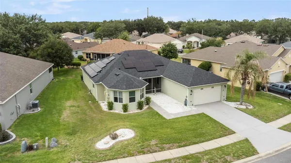 Property Slideshow image 2 of 54 | 26712 augusta springs cir, Leesburg, FL, 34748