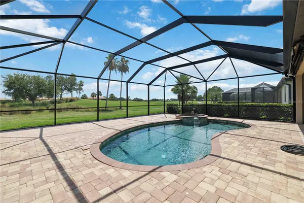 Property Slideshow image 3 of 53 | 6907 quiet creek dr, Bradenton, FL, 34212