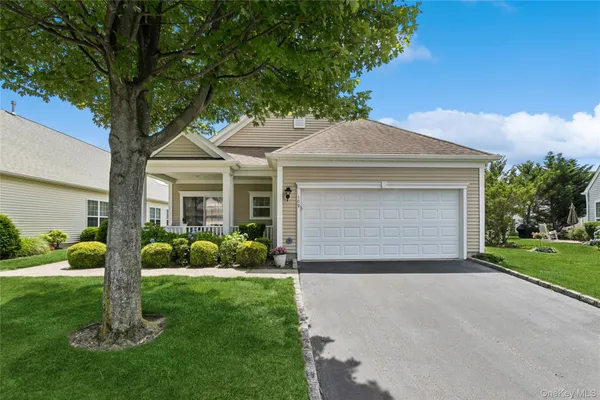 Property Slideshow image 3 of 40 | 109 louden loop, Mount Sinai, NY, 11766