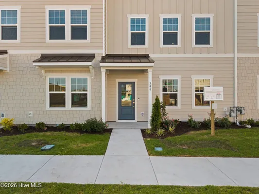 Property Slideshow image 2 of 55 | 249 pelican flight loop, Wilmington, NC, 28412