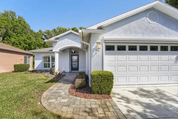 Property Slideshow image 2 of 27 | 11337 clear oak cir, New Port Richey, FL, 34654