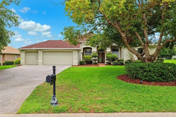 Property Slideshow image 3 of 52 | 13049 thoroughbred dr, Dade City, FL, 33525