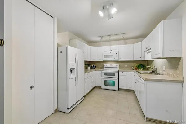 Property Slideshow image 2 of 47 | 745 s alton way 2a, Denver, CO, 80247