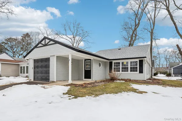 Property Slideshow image 2 of 33 | 151 laurance ln, Brookhaven, NY, 11961