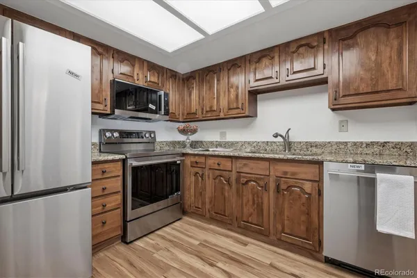 Property Slideshow image 3 of 31 | 13961 e marina dr apt 104, Aurora, CO, 80014