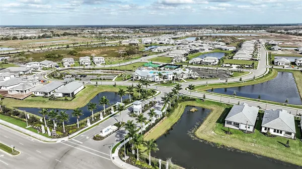 Property Slideshow image 2 of 18 | 4711 winsome way, Lakewood Ranch, FL, 34211