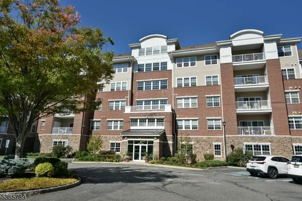 Property Slideshow image 2 of 29 | 4321 warrens way # 321, Wanaque, NJ, 07465