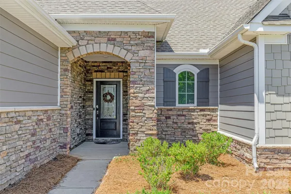 Property Slideshow image 2 of 48 | 6058 kings canyon way, Lancaster, SC, 29720