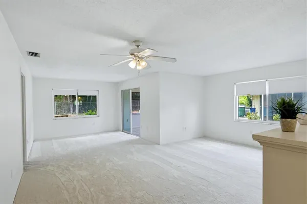 Property Slideshow image 3 of 29 | 4512 ottawa trl 229, Sarasota, FL, 34233
