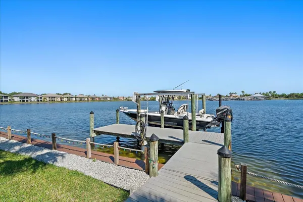 Property Slideshow image 3 of 54 | 5040 lake overlook ave, Bradenton, FL, 34208