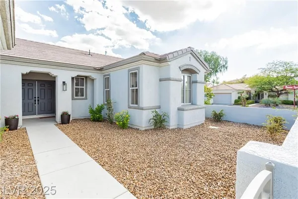 Property Slideshow image 3 of 72 | 2589 evansville ave, Henderson, NV, 89052