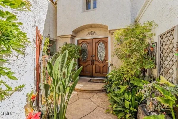 Property Slideshow image 2 of 27 | 6186 irena ave, Camarillo, CA, 93012