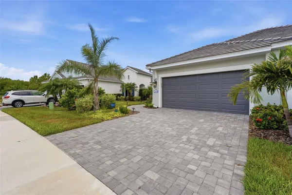 Property Slideshow image 2 of 42 | 12468 palatka dr, Venice, FL, 34293