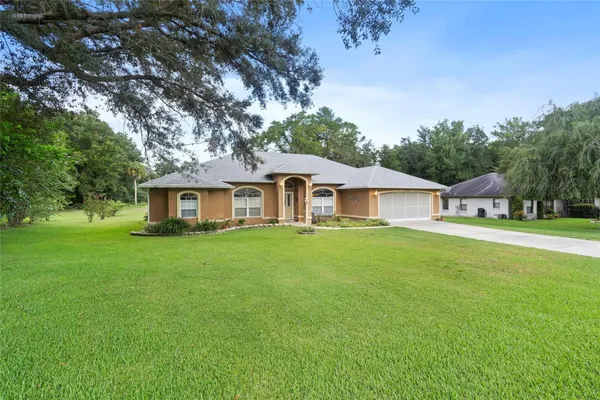 Property Slideshow image 3 of 43 | 10716 sw 53rd cir, Ocala, FL, 34476