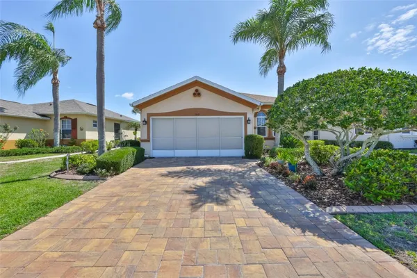 Property Slideshow image 2 of 52 | 1917 sterling glen ct, Sun City Center, FL, 33573