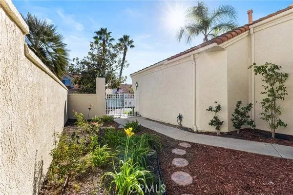 Property Slideshow image 3 of 38 | 40395 via malagas, Murrieta, CA, 92562