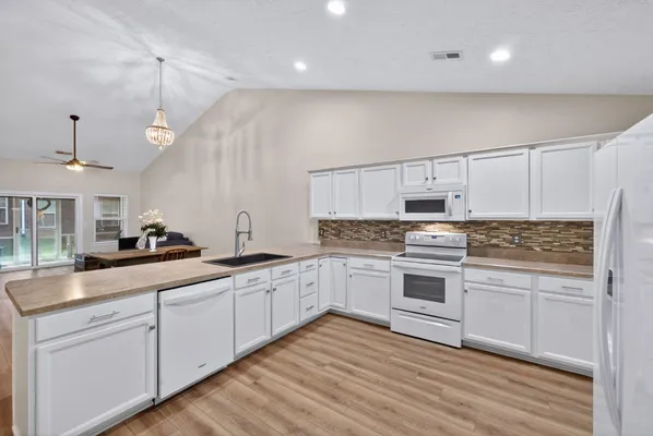 Property Slideshow image 3 of 39 | 395 devon chase hl 5103, Gallatin, TN, 37066