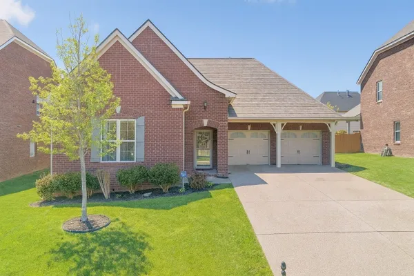 Property Slideshow image 3 of 30 | 1103 marys pl, Lebanon, TN, 37090