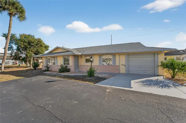 Property Slideshow image 2 of 75 | 705 churchill pl, Sun City Center, FL, 33573