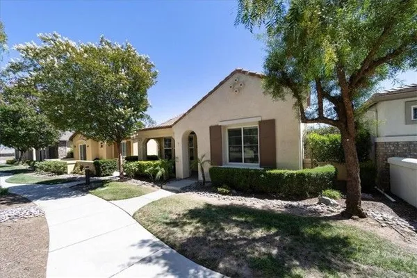 Property Slideshow image 2 of 54 | 8010 bay hl, Hemet, CA, 92545
