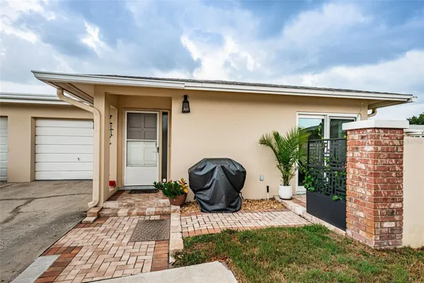 Property Slideshow image 2 of 43 | 2735 sherbrooke ln c, Palm Harbor, FL, 34684