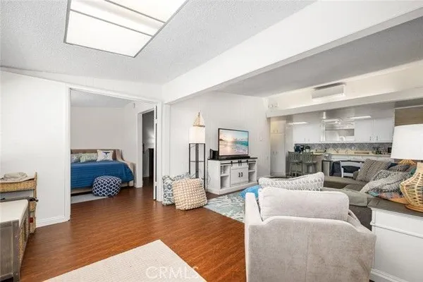 Property Slideshow image 3 of 17 | 13760 alderwood 85i, Seal Beach, CA, 90740
