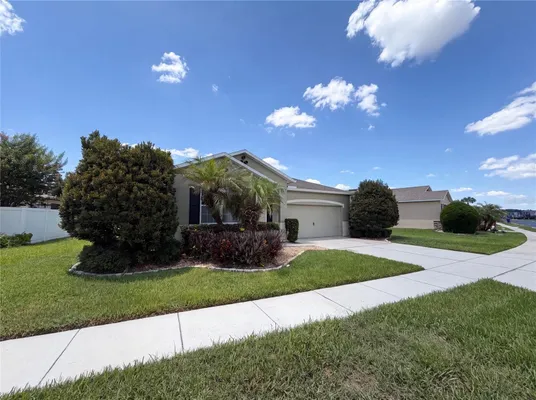 Property Slideshow image 3 of 20 | 5811 marsh landing dr, Winter Haven, FL, 33881