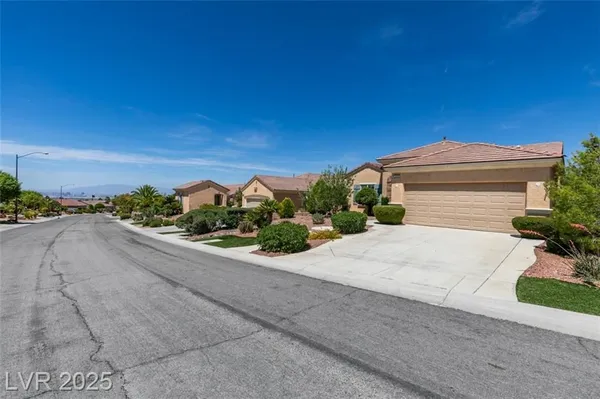 Property Slideshow image 2 of 38 | 2240 cordaville dr, Henderson, NV, 89044