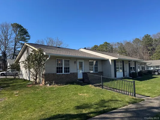 Property Slideshow image 3 of 26 | 368 woodbridge dr a, Brookhaven, NY, 11961