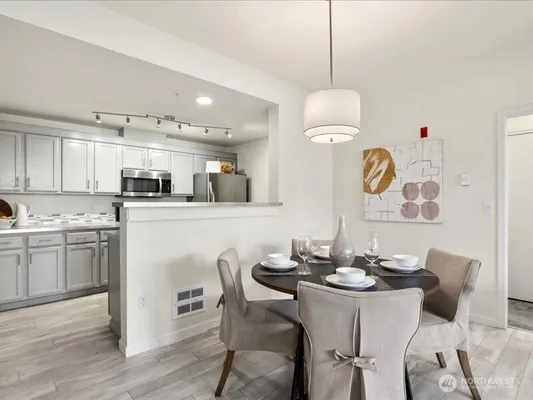 Property Slideshow image 3 of 33 | 22527 se 38th ter 1424, Issaquah, WA, 98029