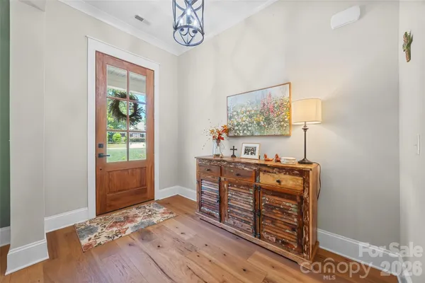 Property Slideshow image 3 of 48 | 662 sandbar pt, Lake Wylie, SC, 29710