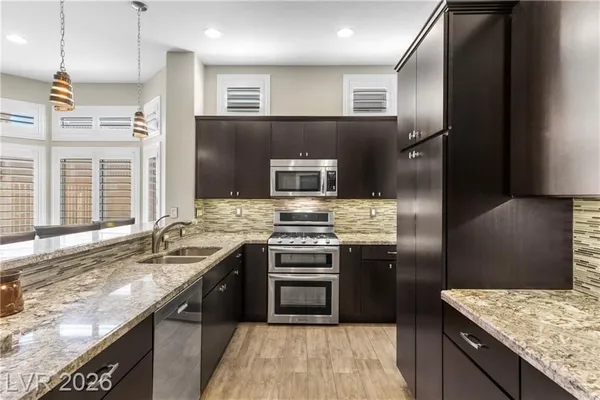 Property Slideshow image 3 of 31 | 10301 bent brook pl, Las Vegas, NV, 89134