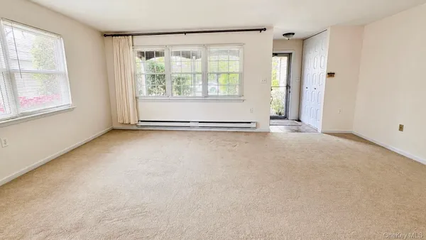 Property Slideshow image 3 of 10 | 257 edinburgh dr, Brookhaven, NY, 11961