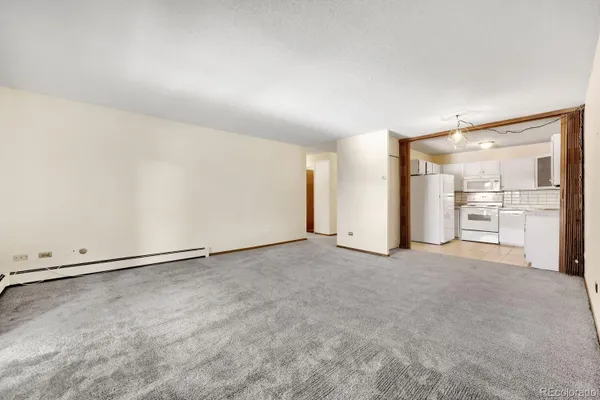Property Slideshow image 3 of 17 | 620 s alton way 5c, Denver, CO, 80247