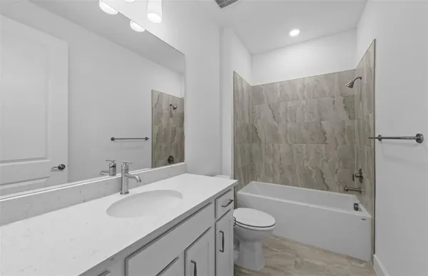 Property Slideshow image 3 of 23 | 18937 indian rock pl, Lakewood Ranch, FL, 34211